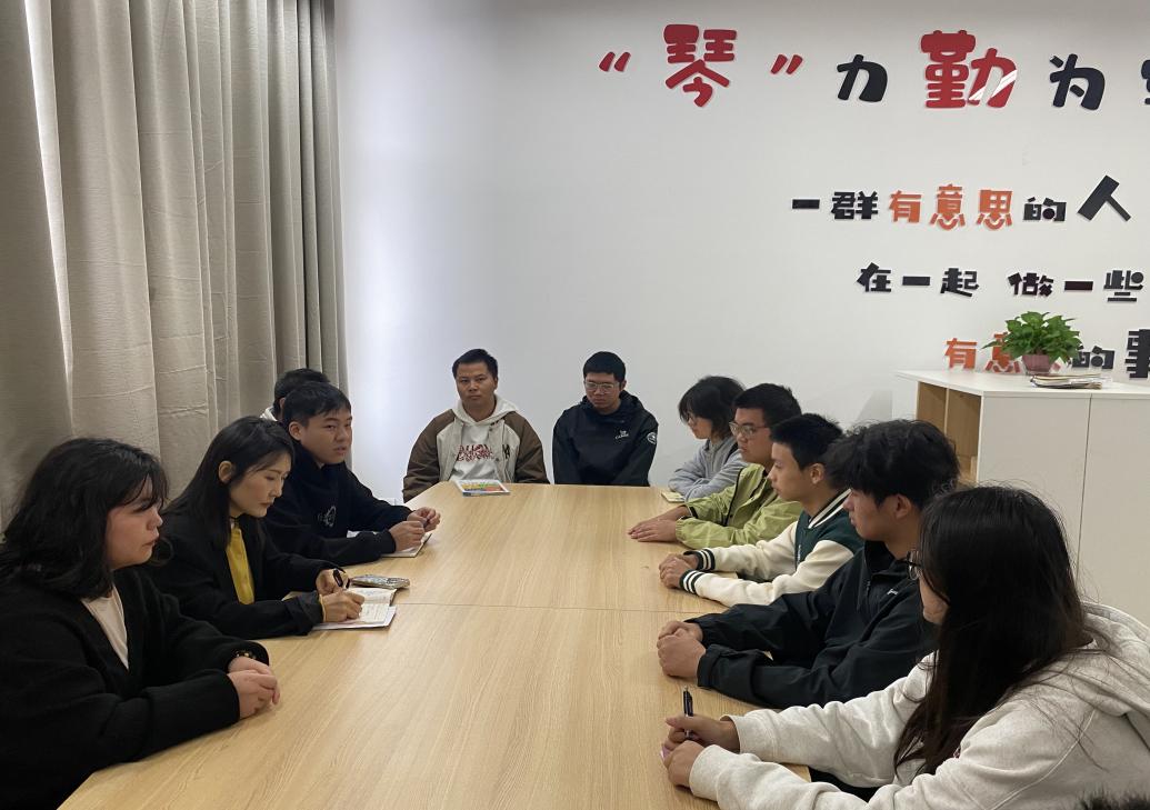 湖南交通职院:“琴”力勤为辅导员工作室举行优秀校友经验分享座谈会