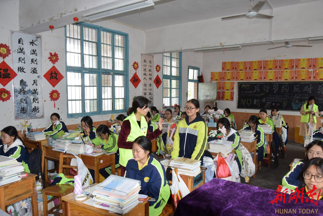 慈利县启动秋冬禁毒反诈巡回宣传 守护青少年健康成长