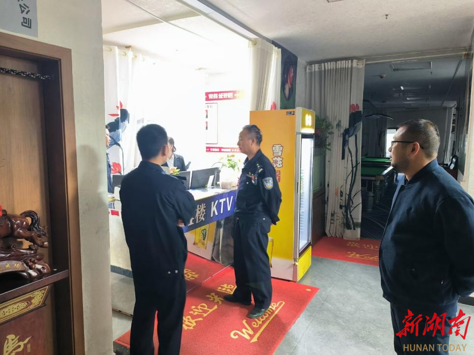娄底警校联动筑牢校园周边安全防线