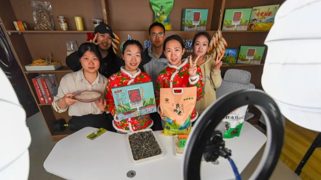 铸牢民族团结之本,共创光明美好未来