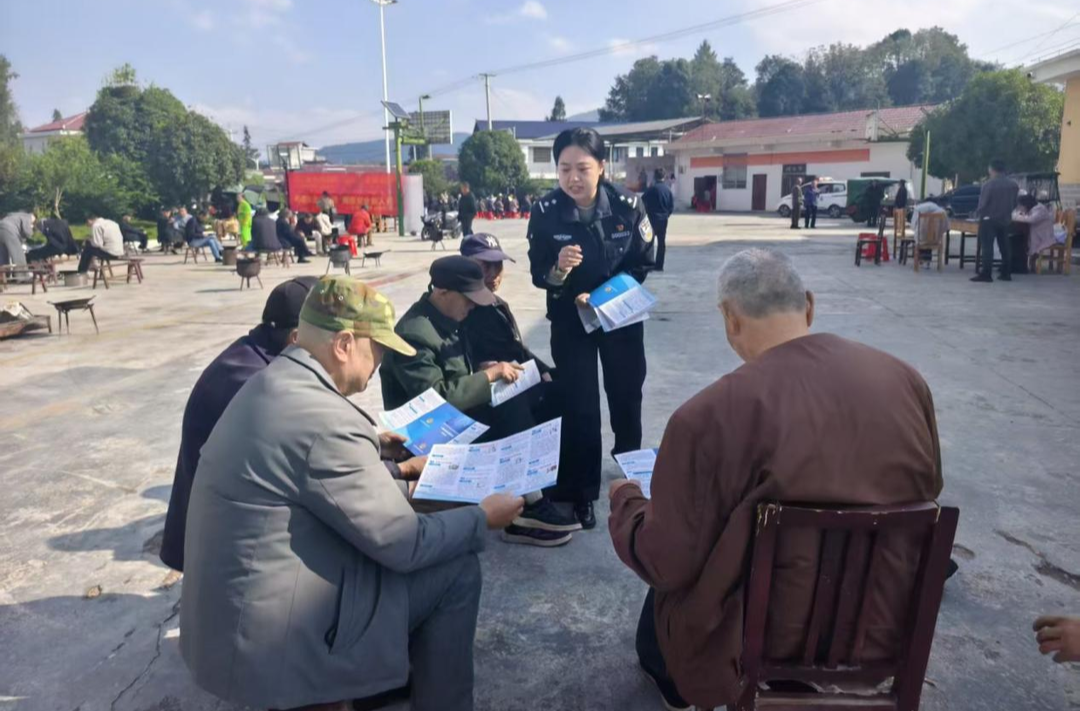 永顺:唠家常式说反诈,手把手教老人防骗技巧