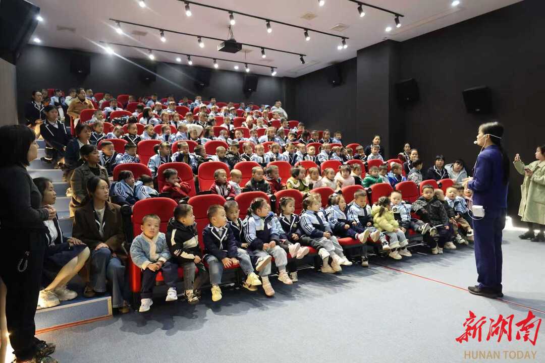 萌娃“探秘”永州市公共安全科普教育基地