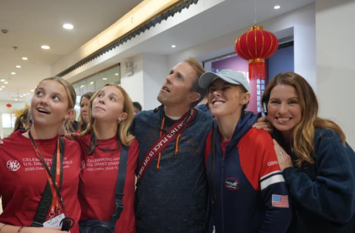 American Youth Visit Hunan Yuhua Intangible Cultural Heritage Hall