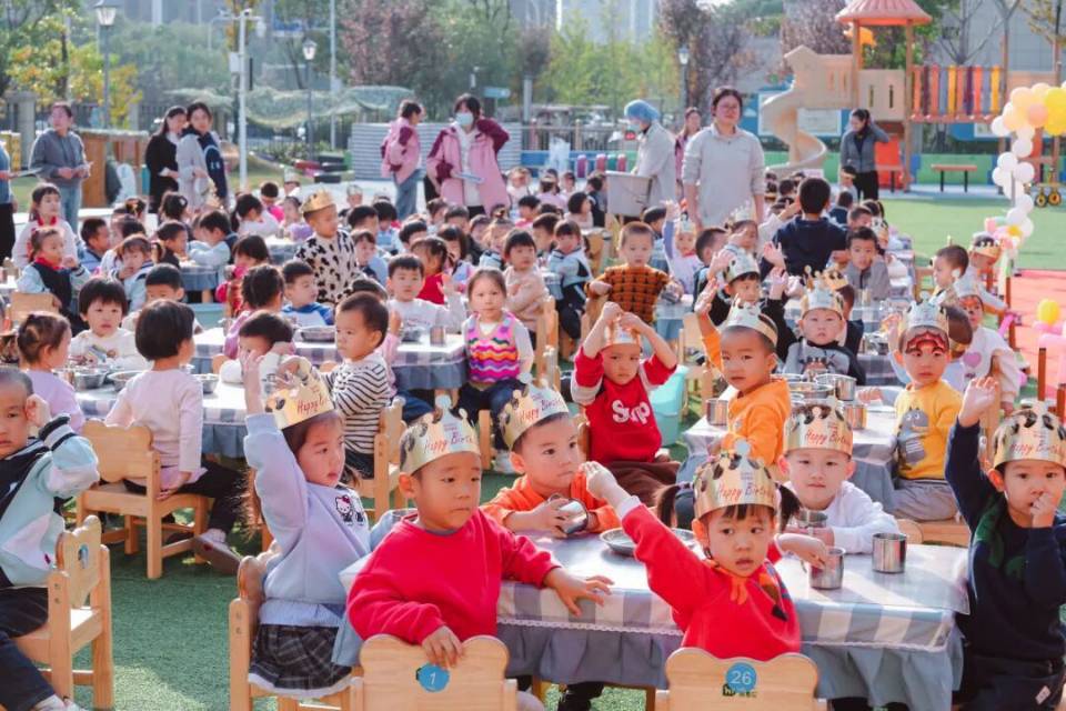 白沙翡丽郡幼儿园举办自助餐活动