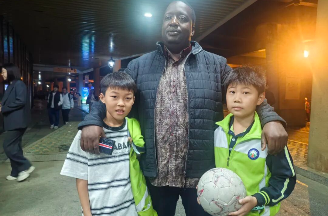 商务行程“临时加更”，全因“湘超”太燃！