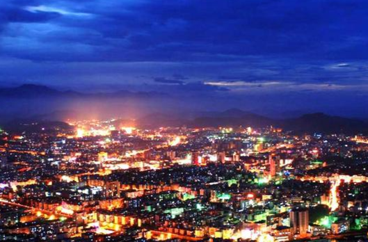 芙蓉国评论 | 心动一瞬间，万里来参会