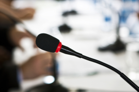 中美经贸磋商在马来西亚开始举行