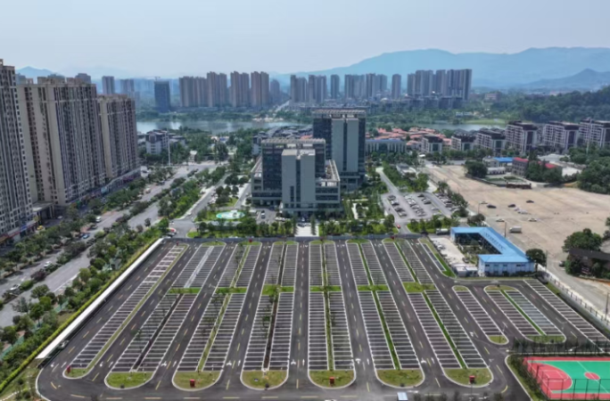 浏阳花炮节期间，天空剧院周边16个停车场免费停放