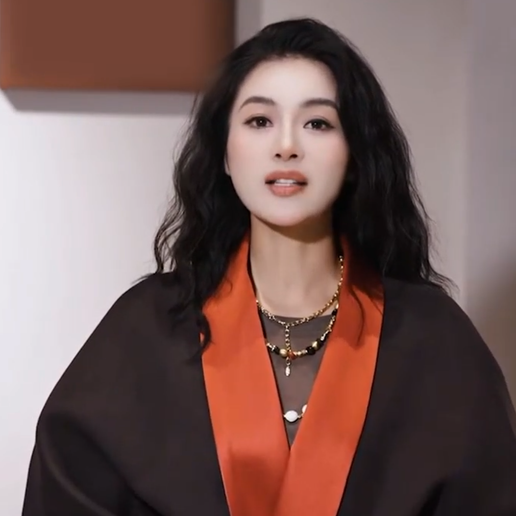 中国十佳服装设计师、素白服饰主理人马乖为2025（乙巳）年海峡两岸炎帝神农文化交流大会打call