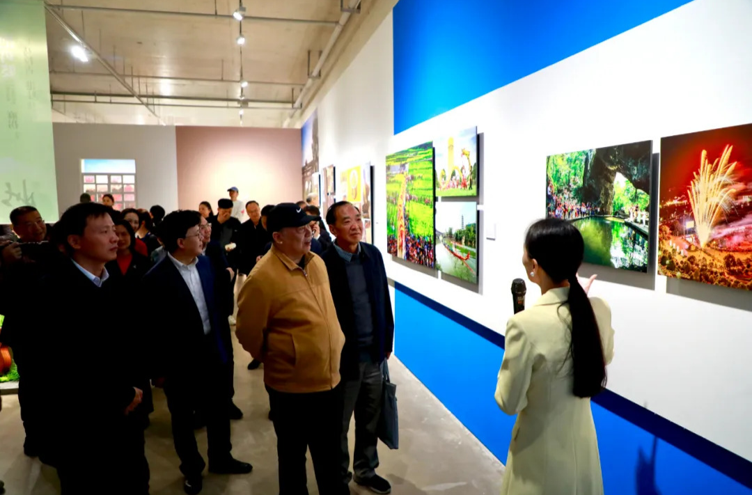 “东安印象”摄影大展在长沙谢子龙影像艺术馆开幕