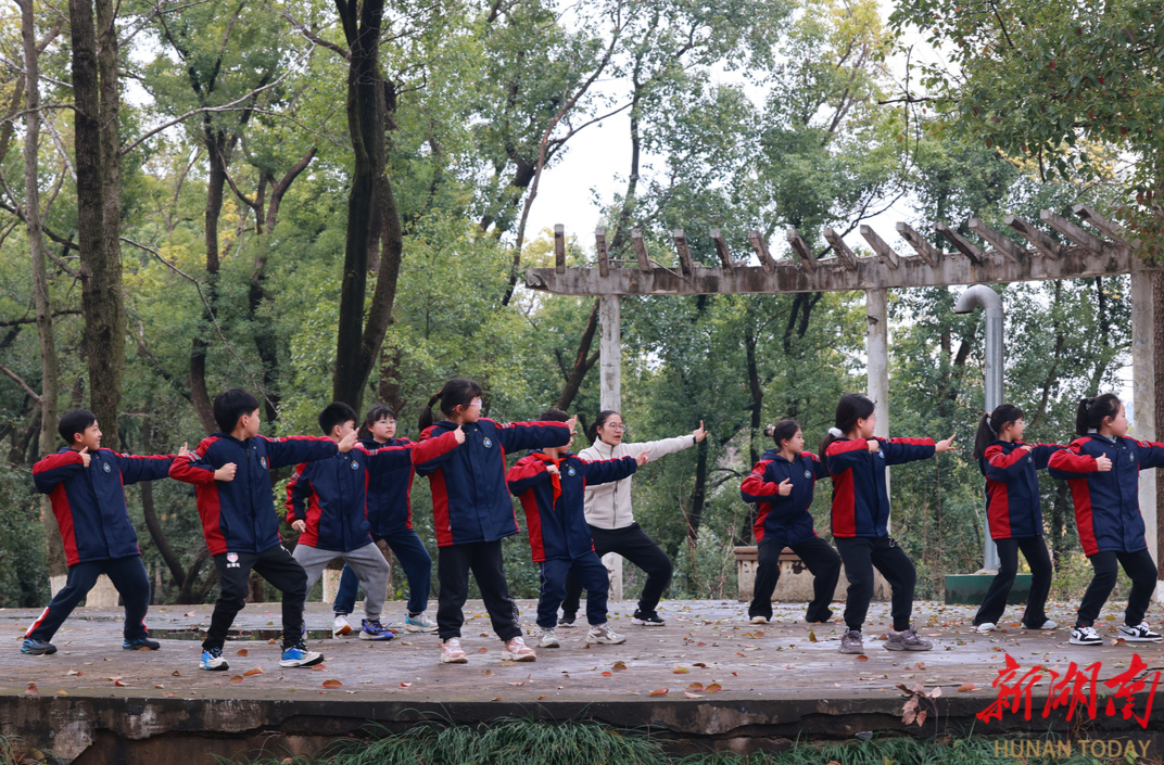 小场地怎样“盘”出大格局?雨花区用“空间魔术”激活城区校园体育活力