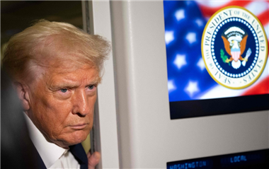 美国总统特朗普启程访问亚洲三国