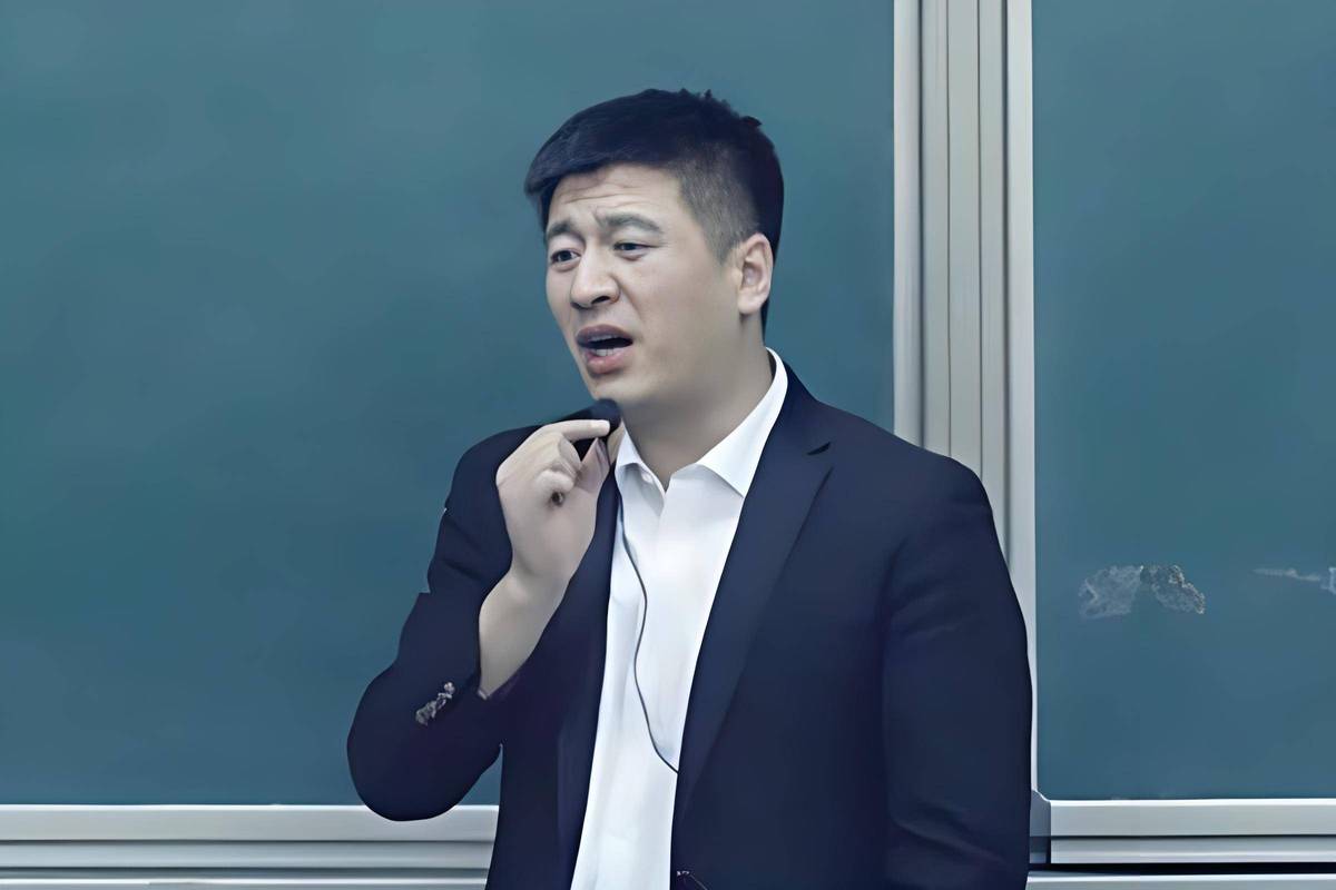 张雪峰解禁复播后称，文科大有可为