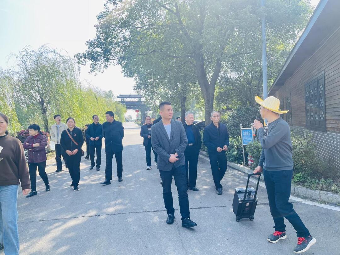 长沙莲湖社区：重阳关怀送上门，谋发展频出“新点子”