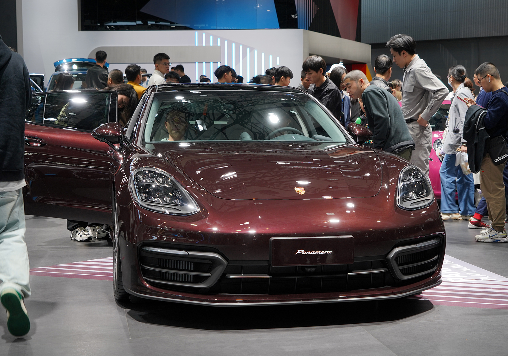 保时捷巨亏，销售利润暴跌99%，怎么回事？