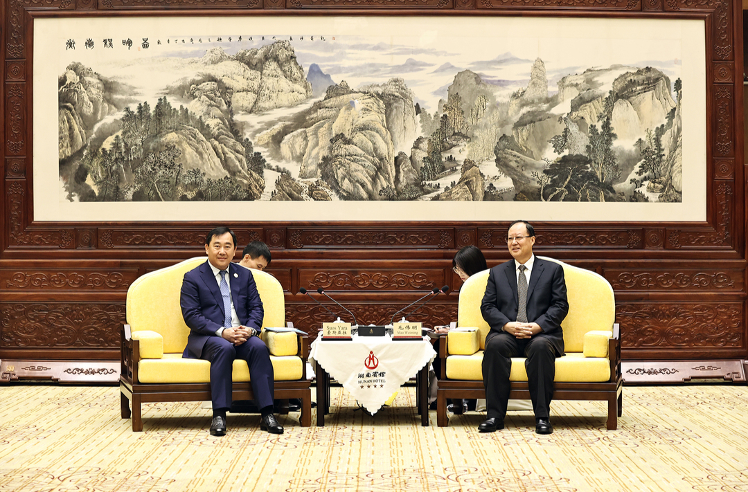 毛偉明會見柬埔寨人民黨高級干部考察團