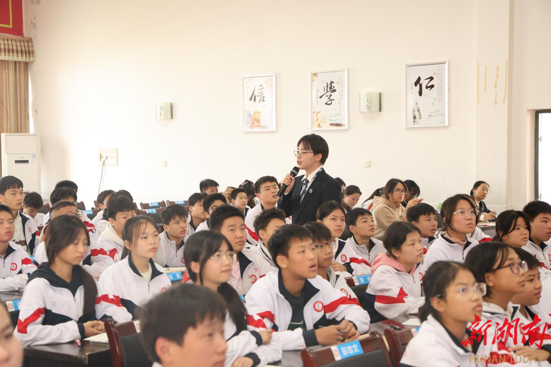 湖南人文科技学院和娄底市教育局联合举办“大学生讲思政”活动