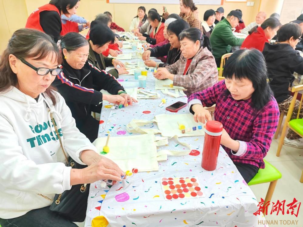 长沙望府路社区：重阳敬老是初心 情暖夕阳传帮带