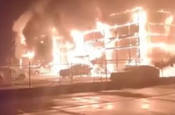 汽车4S店突然起火，多车被烧！最新消息来了