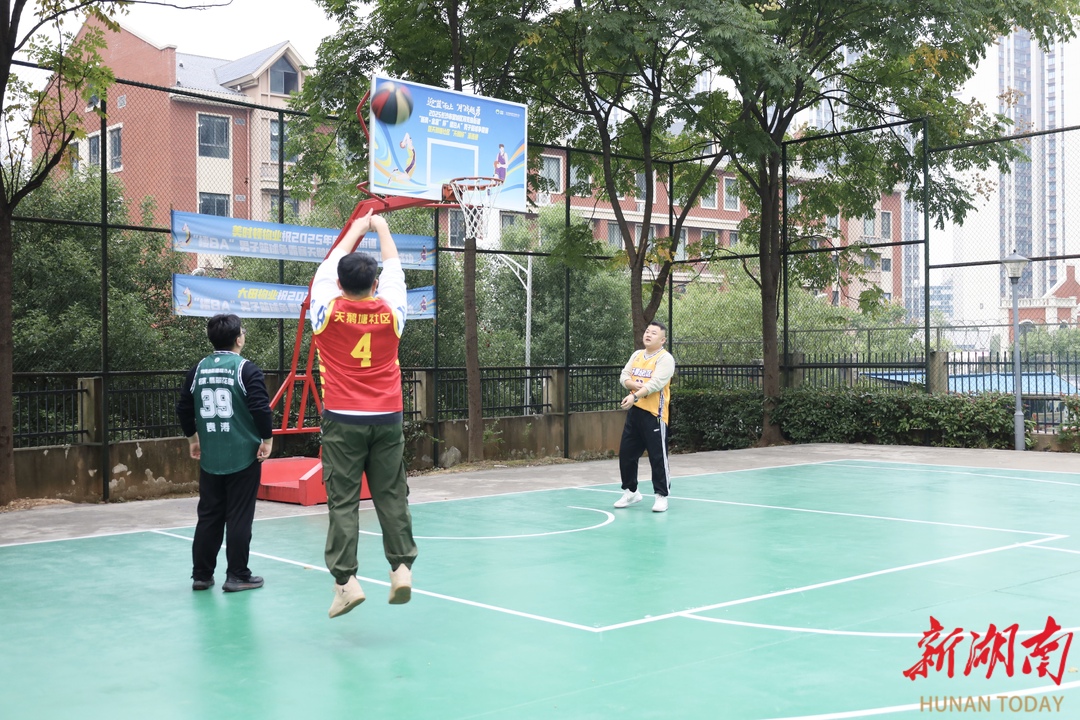 人民建议征集助力小区篮球场“旧貌换新颜”​