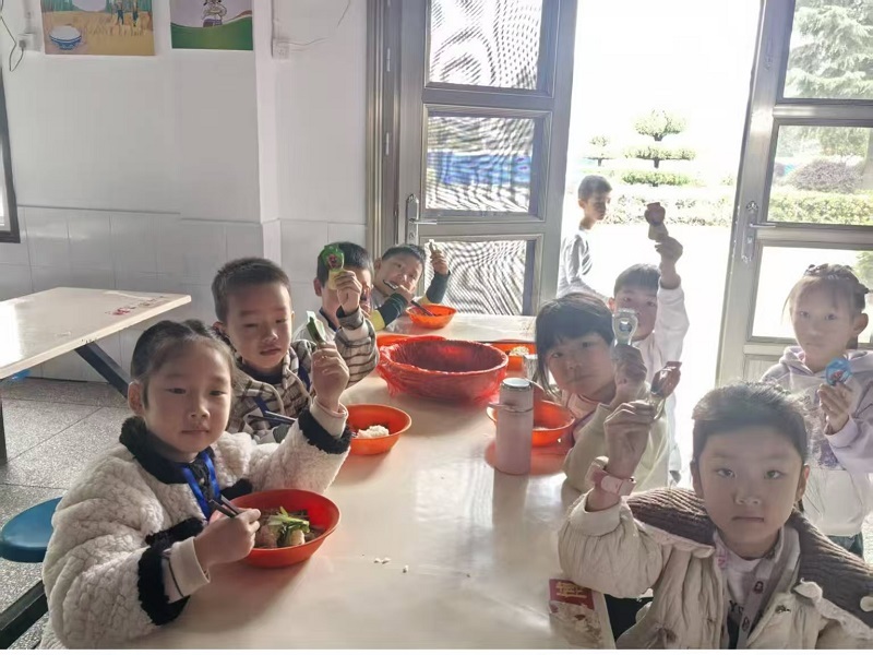 南县武圣宫镇中心小学：校园餐里的“小惊喜”