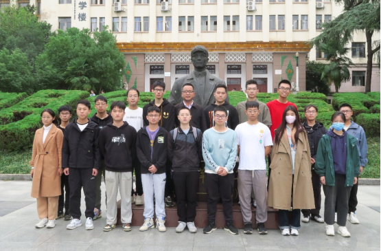 刘敏：以实验室为桥，带领本科生叩响科研之门