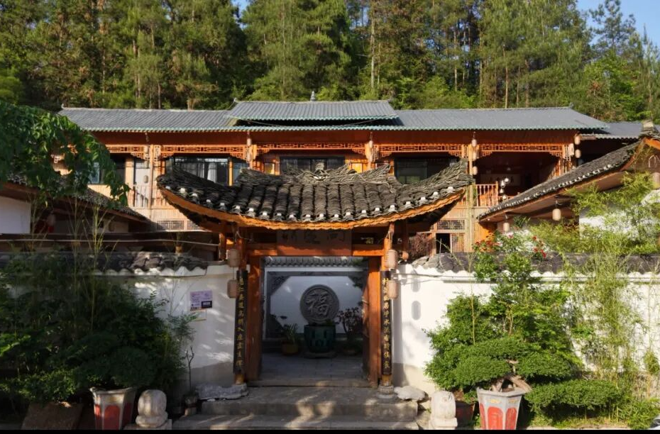 向家小院的灯火