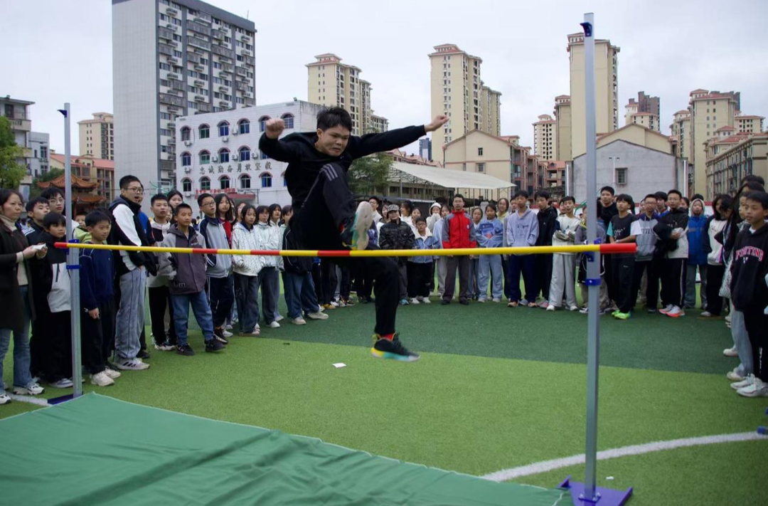 衡南县三塘联合学校星火中学举行2025年秋季田径运动会