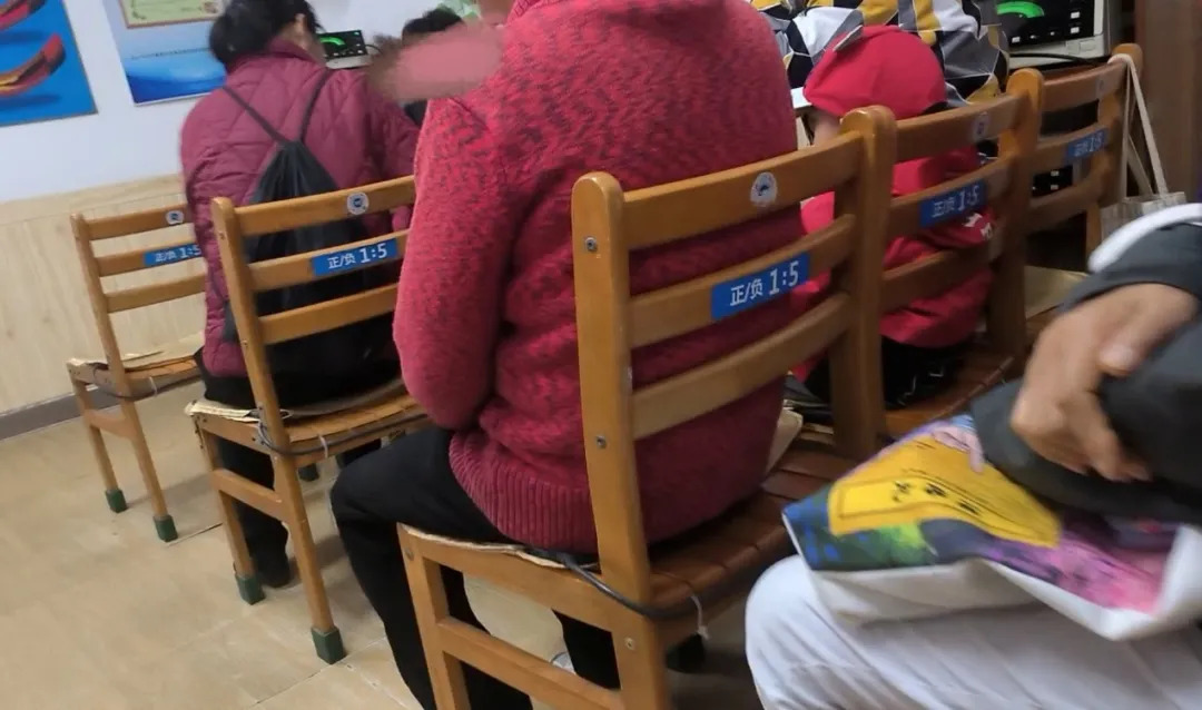 医疗仪器为什么贵天价“高压电疗仪”瞄准老年人：号称“肿瘤都能摘出来”，购买者多是独居老人，仪器操作不当可能致死_https://www.jmylbn.com_新闻资讯_第2张