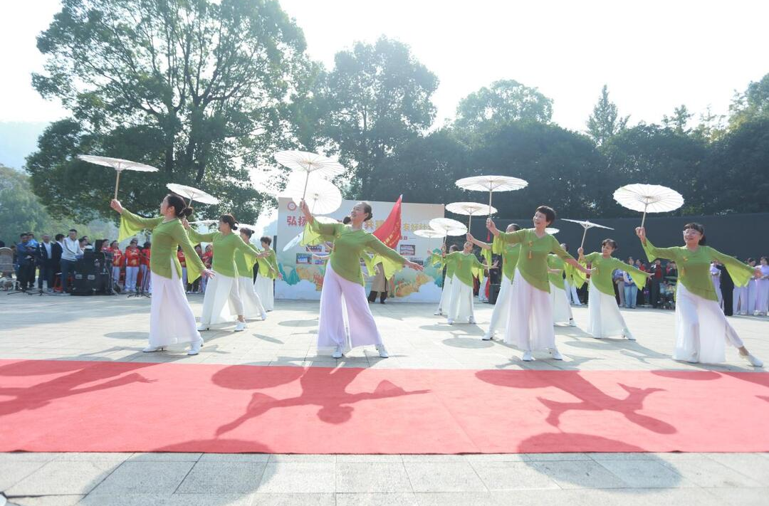 重阳喜乐汇 ，云溪湾社区绘就老年友好幸福图景