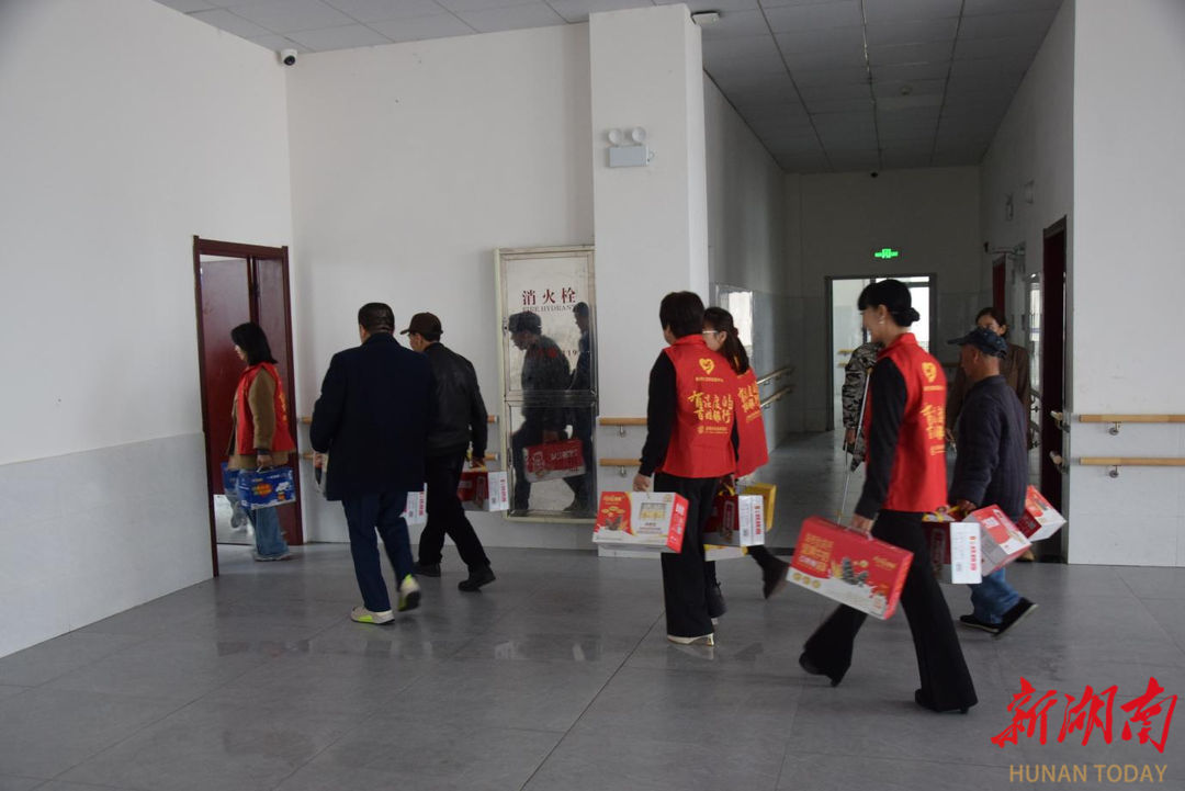 壹禄福慈善会赴慈利县福利院开展重阳慰问