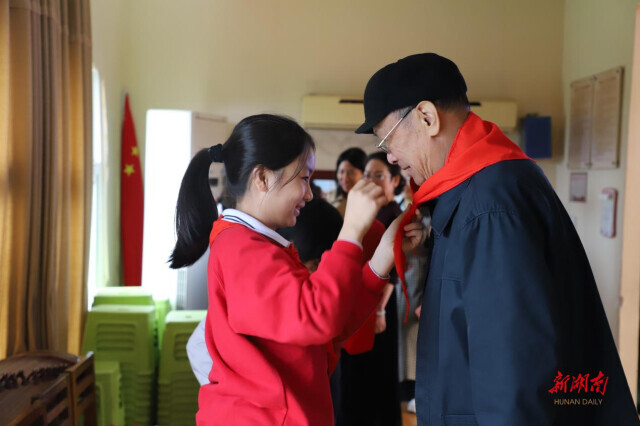 香囊传情，马王堆小学开展重阳节慰问活动