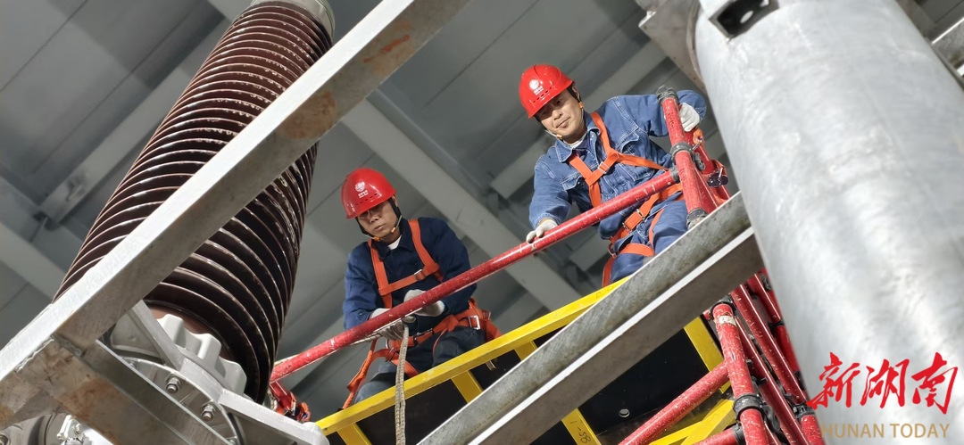 国网株洲供电公司:为220千伏凿石变电站“心脏”动手术