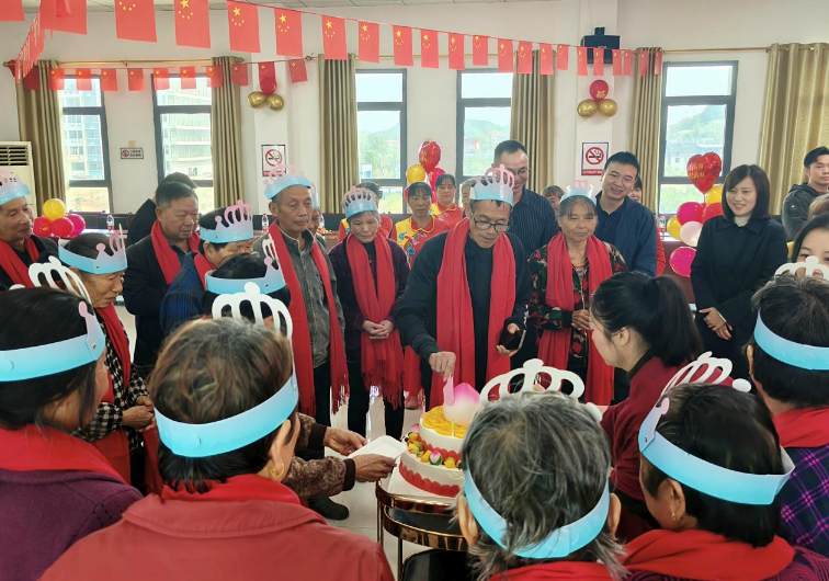 重阳新风寿礼暖 文明敬老情意浓 衡南云集街道24位老人共度集体寿辰
