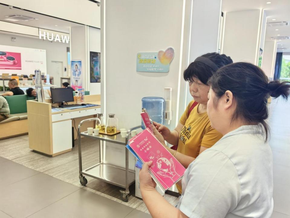 在营业厅筑牢反诈“防火墙” 湖南移动温情服务暖人心