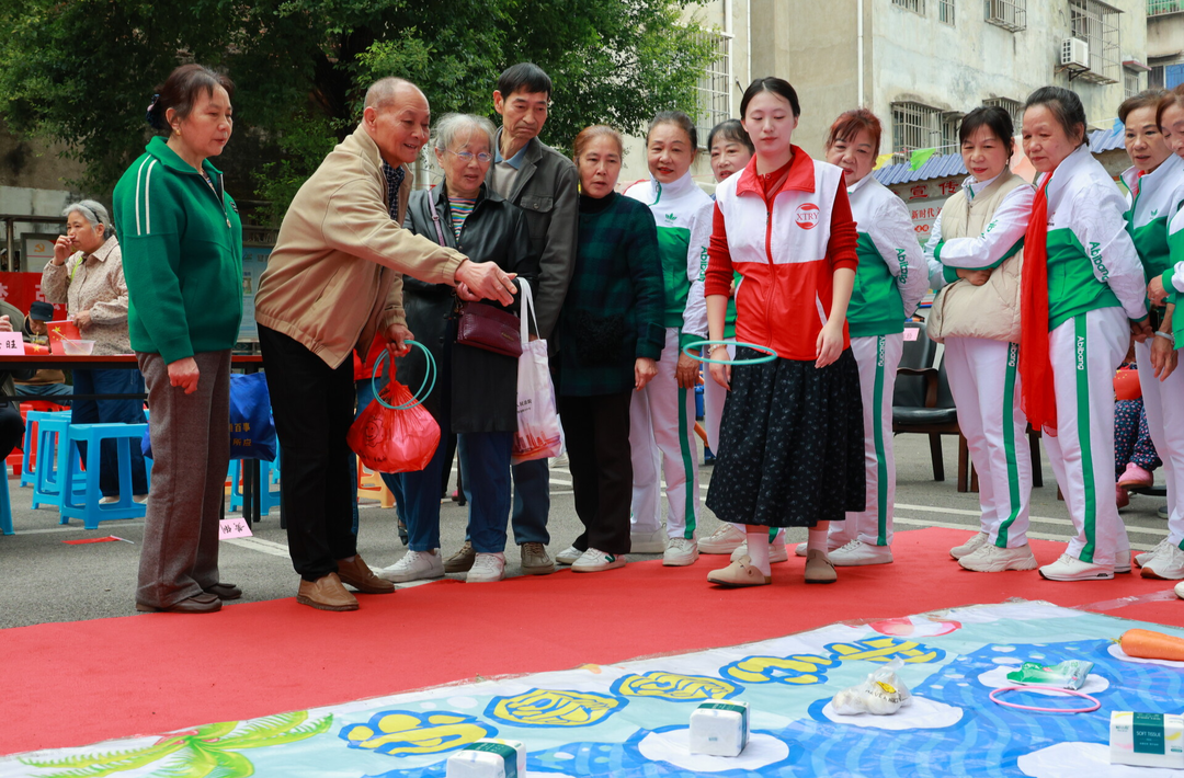 歌舞贺岁、慰问暖心、游戏添趣！湘潭雨湖区鲁班殿社区重阳节活动精彩纷呈