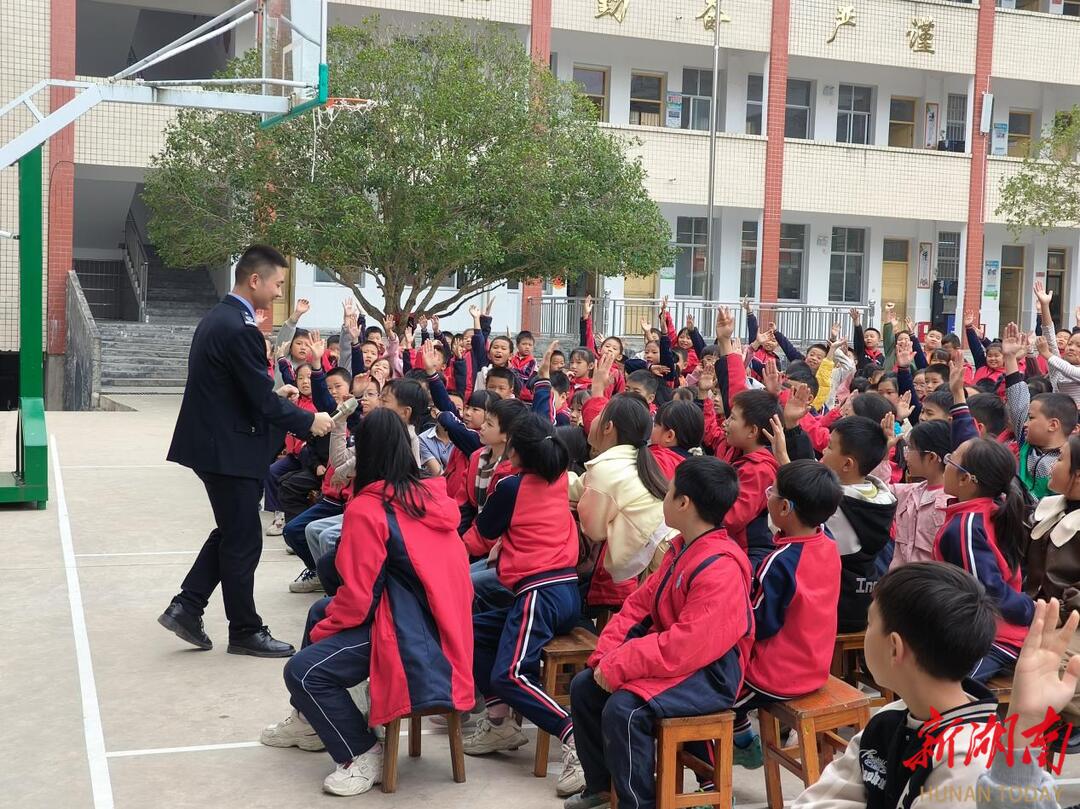 安化县民政局：法治进校园活动 守护青少年健康成长​