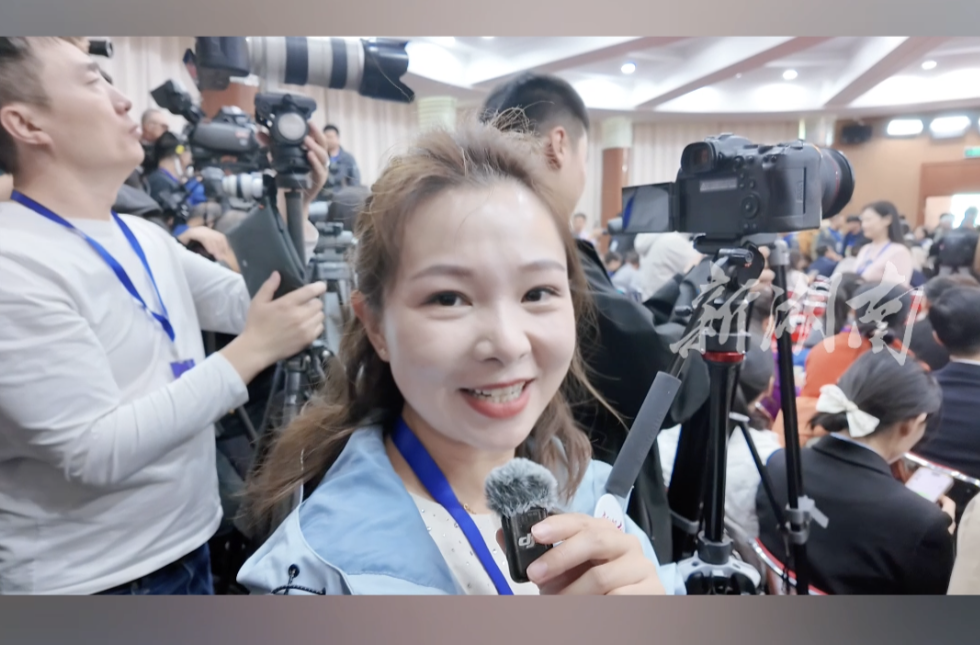 湖南日报记者带着家乡人民的祝福送神舟二十一号航天员张陆出征：“感觉无比激动与骄傲”