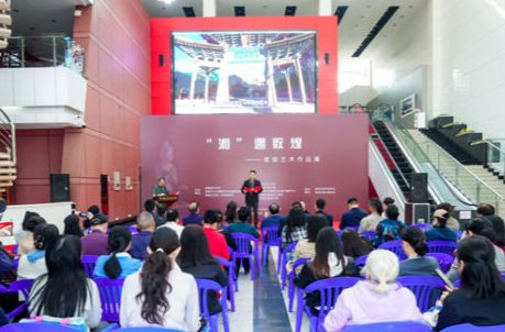 Exhibition of Artworks from Dunhuang Opens in Changsha