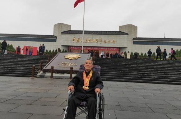 跨越1500公里 渌口百岁抗战老兵圆梦北京