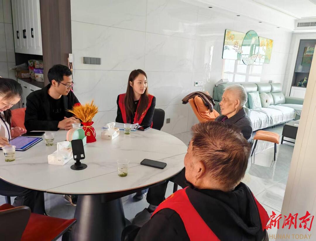 湖南湘江新区月亮河社区开展重阳敬老活动