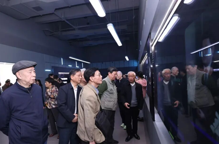 株洲市组织老干部开展重阳节活动 共迎重阳佳节共话发展新篇