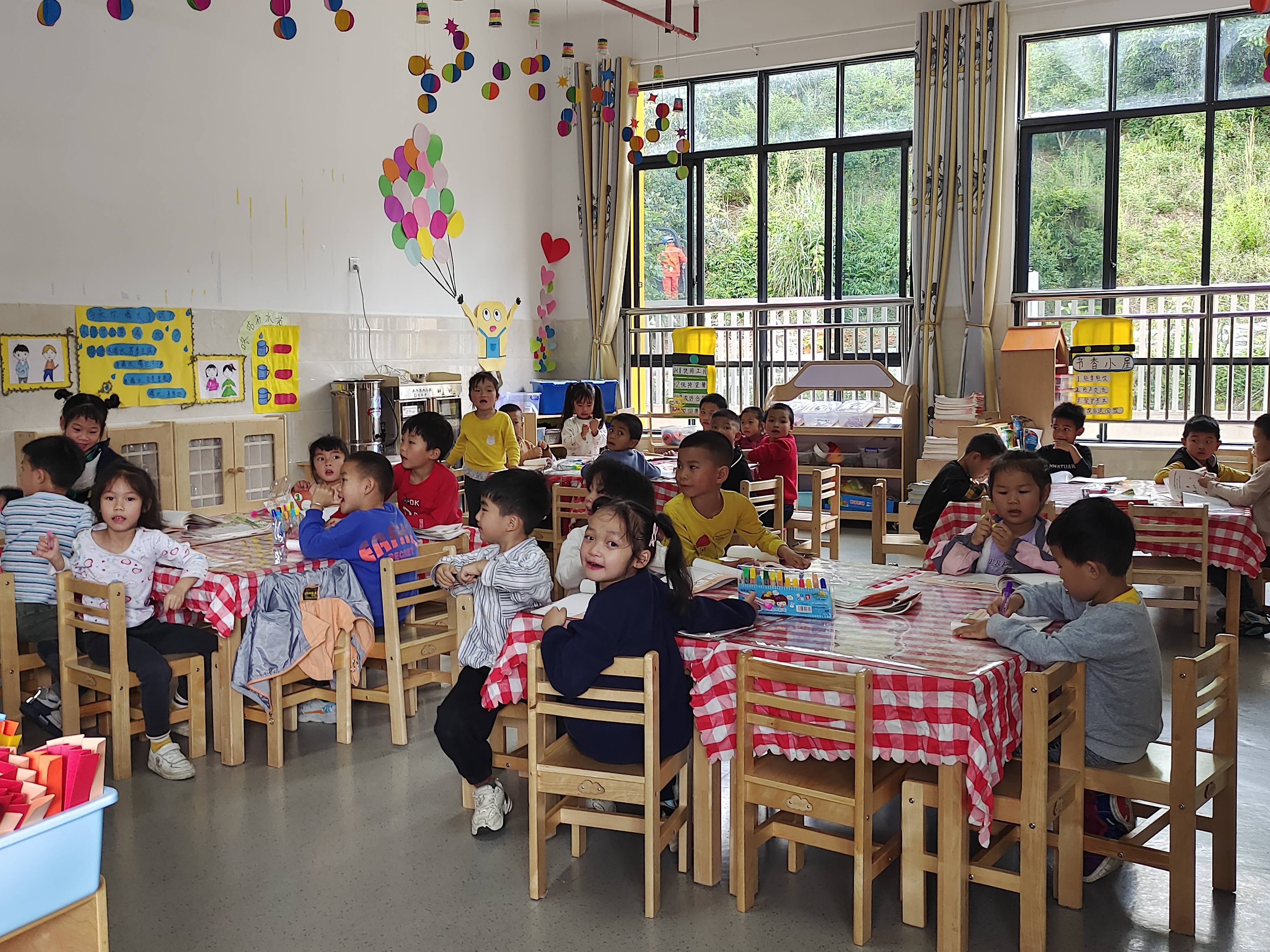 湘南学院副教授何珍|办好照亮乡村未来的农村小规模幼儿园