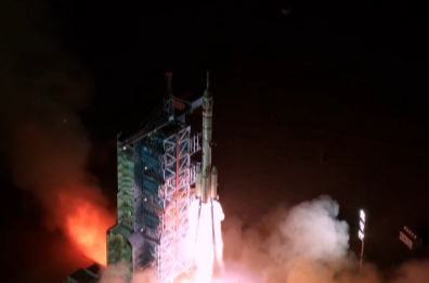 神舟二十一号载人飞船发射升空