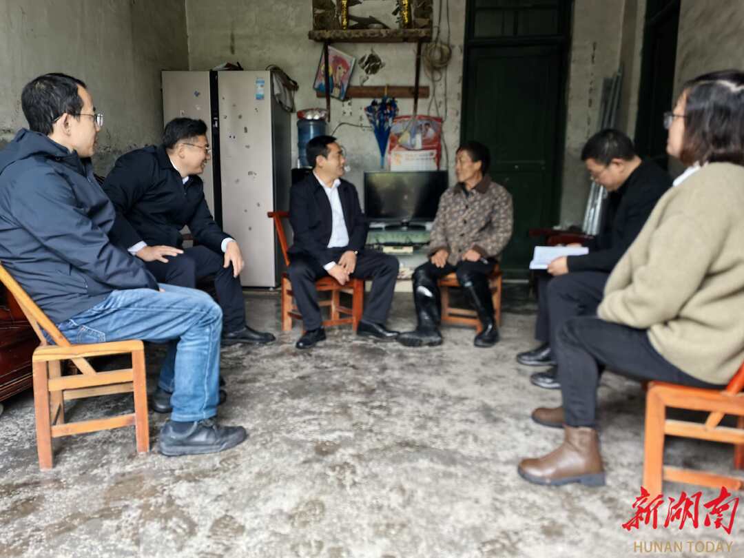 湘西州水利局到联系村调研指导乡村振兴工作