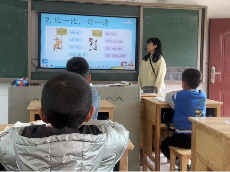 衡南县泉湖回龙小学开展一年级课堂常规展示活动