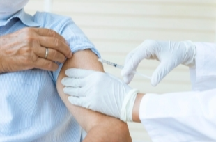 打疫苗会导致流感病毒变异？今年疫苗对H3N2有效吗？