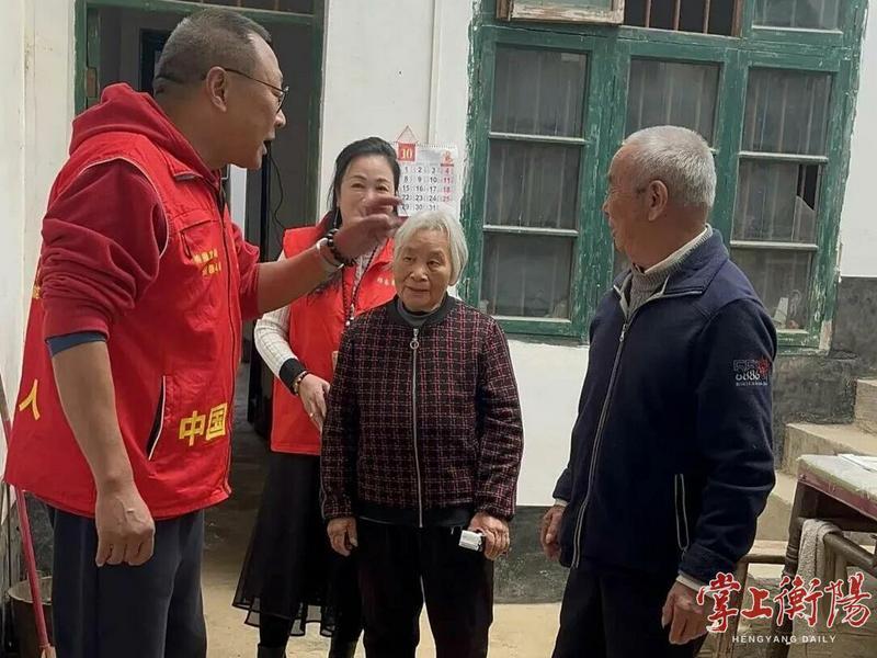 “我为烈士尽一天孝”志愿服务活动，暖了英烈父母心