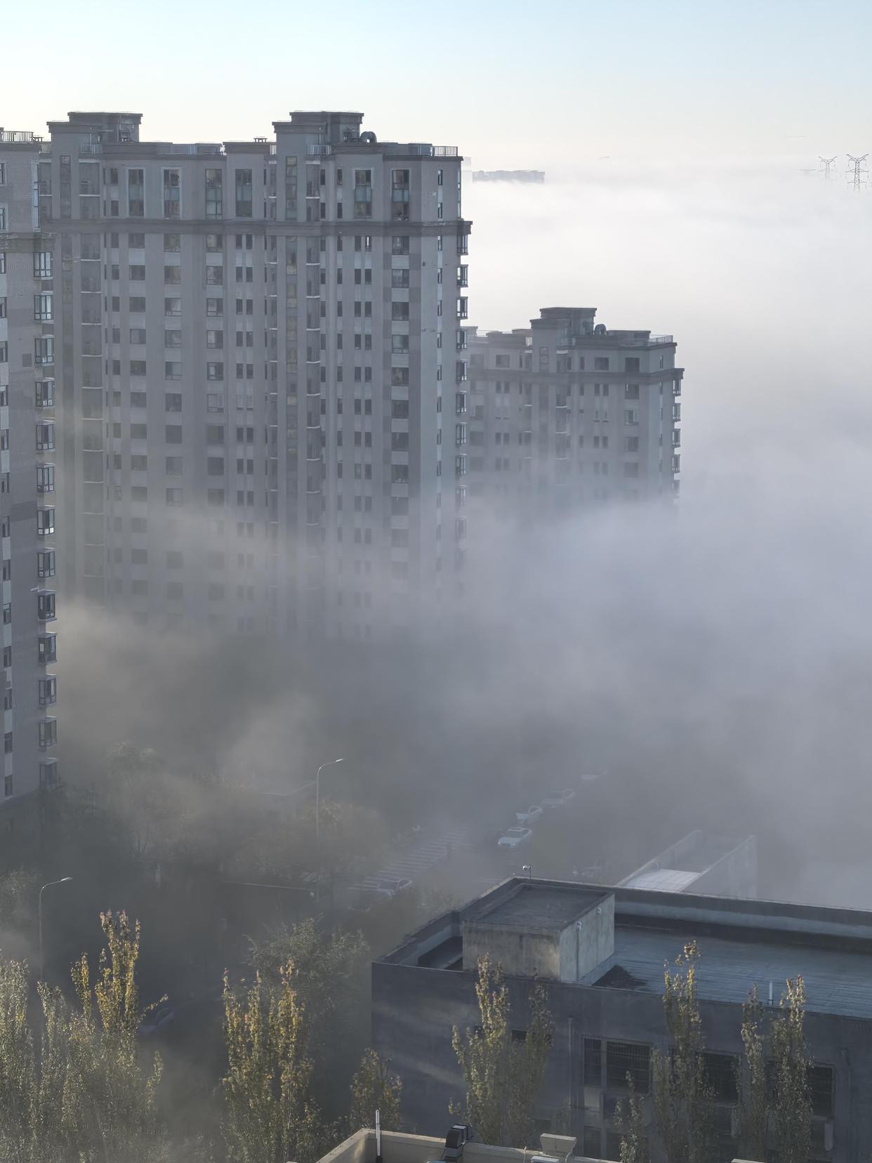 北京亦庄上演“天空之城”！出现奇妙平流雾景观