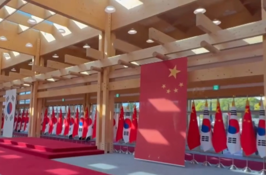 国家主席习近平出席韩国总统李在明举行的欢迎仪式